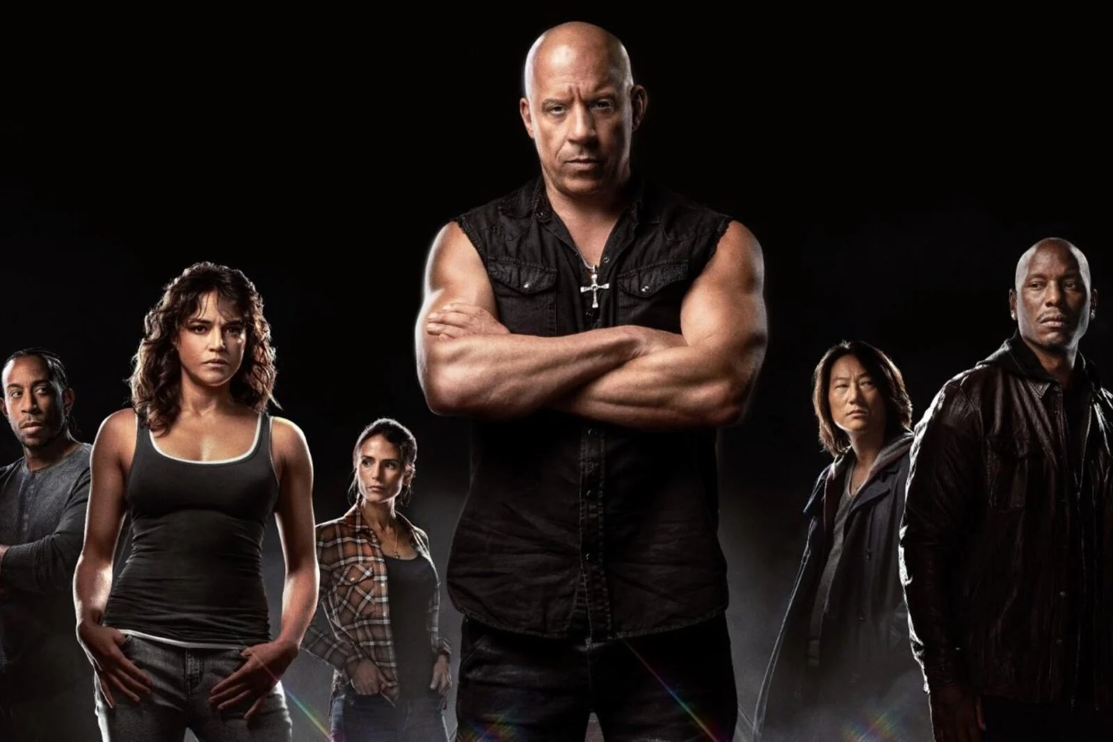Fast & Furious film serisinin oyuncu kadrosu birlikte poz veriyor